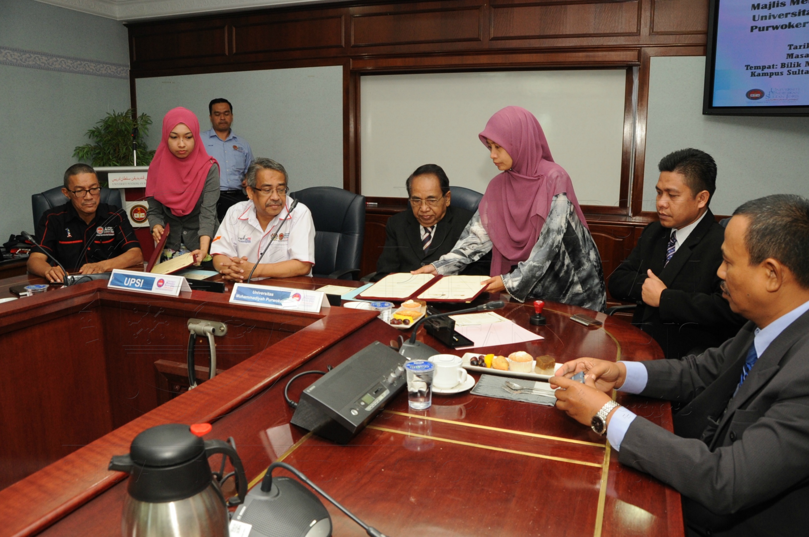 PRO16 6 Mou HAS 7861